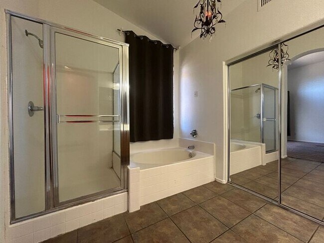 Building Photo - 3861 E Redfield Ct