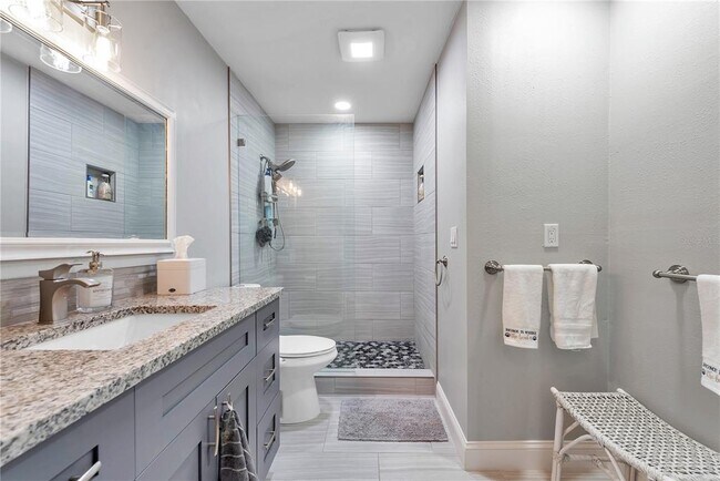 Building Photo - 5172 Coquina Key Dr SE