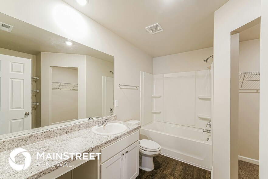 Building Photo - 65 Jonathan Dr