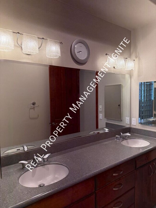 Building Photo - 3337 NW McCready Dr