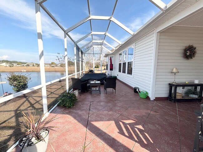 Building Photo - BEAUTIFUL HOME AVAILABLE APRIL 1ST