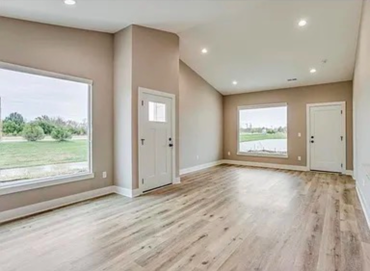 Living Room - 5506 N Sandkey Ct