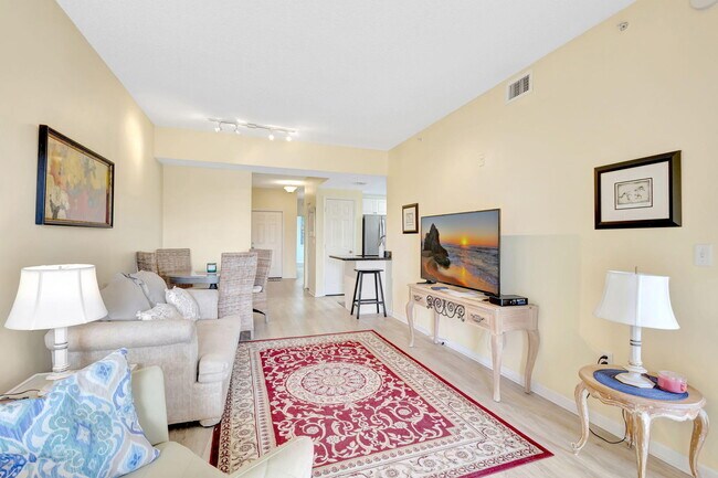 Building Photo - 2060 Greenview Shores Blvd