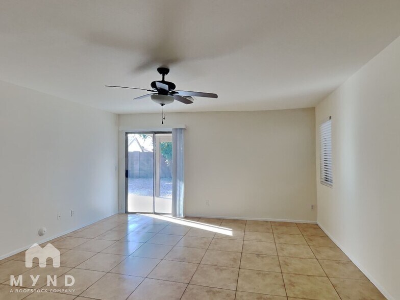 Building Photo - 3110 S 100th Dr