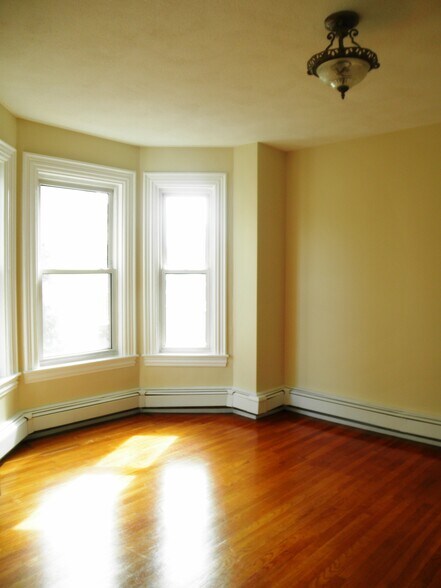 Dining Room 2 - 129 Brown St