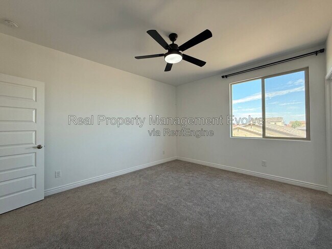 Building Photo - 5352 W Farmhand Dr