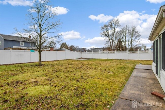 Building Photo - 3316 Beverly Rd