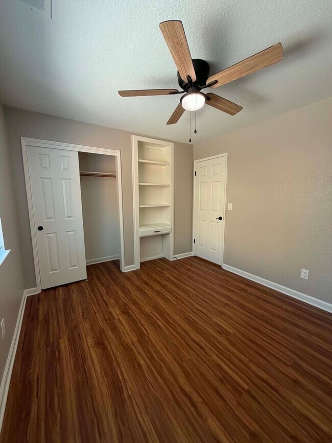 Building Photo - Beautifully Updated 3 Bedroom Home