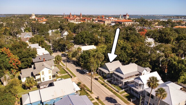 Building Photo - Historic Lincolnville 3/2 Single Family Home