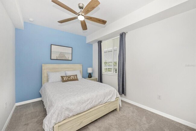 Building Photo - 12240 Wellen Golf St