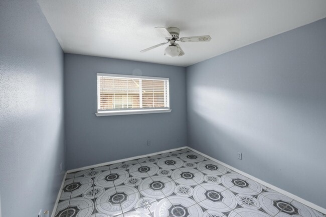 Building Photo - 3340 Burke Rd