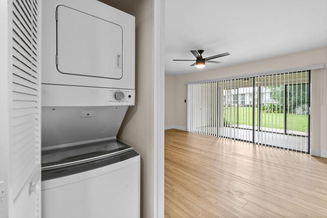 Building Photo - 2233 NW 22nd Ave