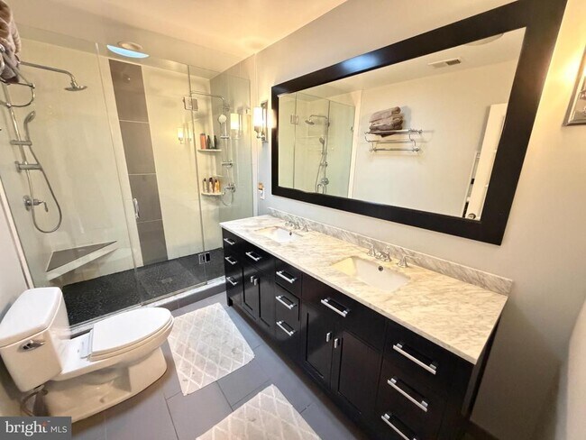 Building Photo - 4318 Lynbrook Dr