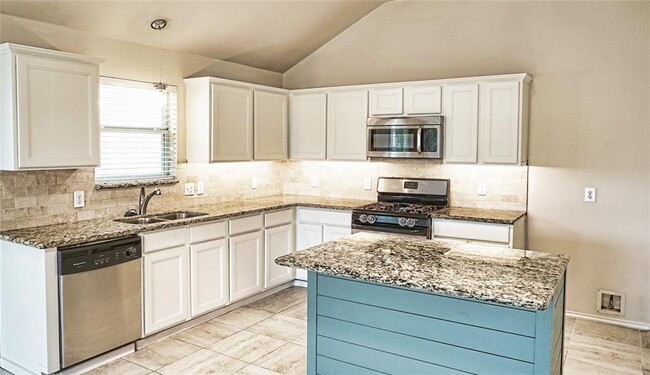 Building Photo - 9959 Driftwood Park Dr