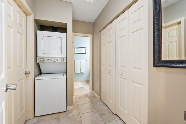 Building Photo - 1630 Seaway Dr