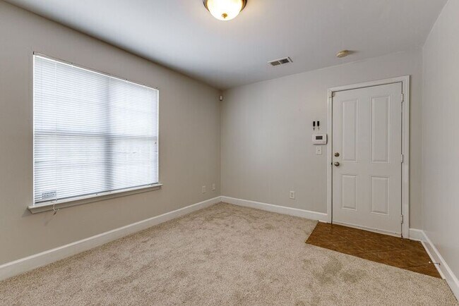 Building Photo - 531 St Jules Ln