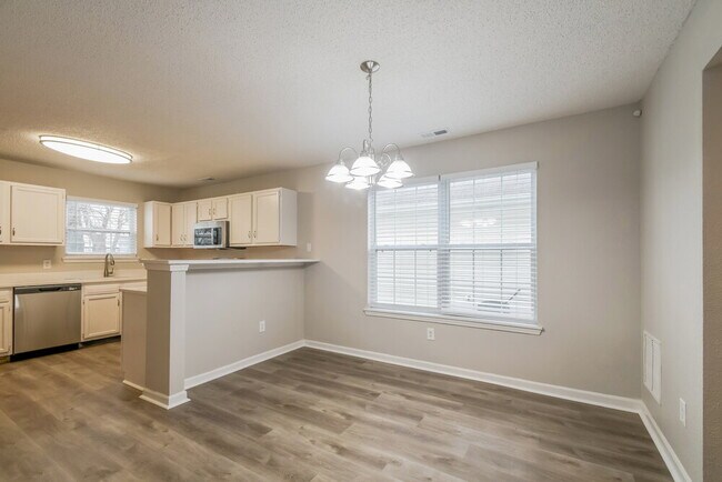 Building Photo - 15341 Ten Point Dr