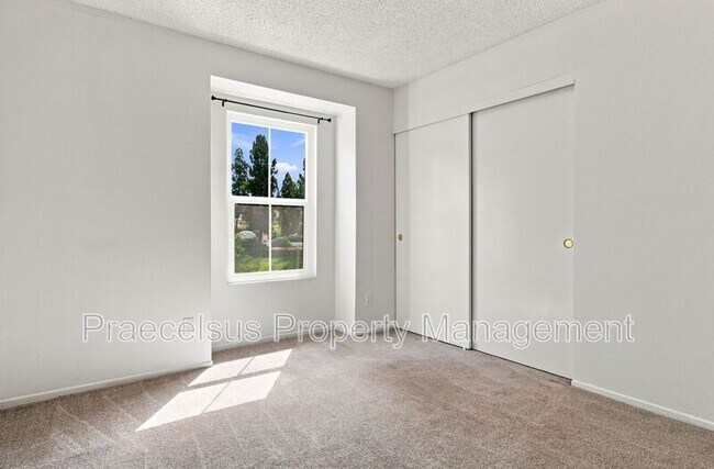 Building Photo - 787 Brookstone Rd