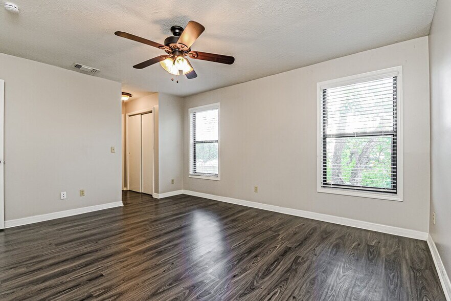 Building Photo - 2002 Kinder Ct