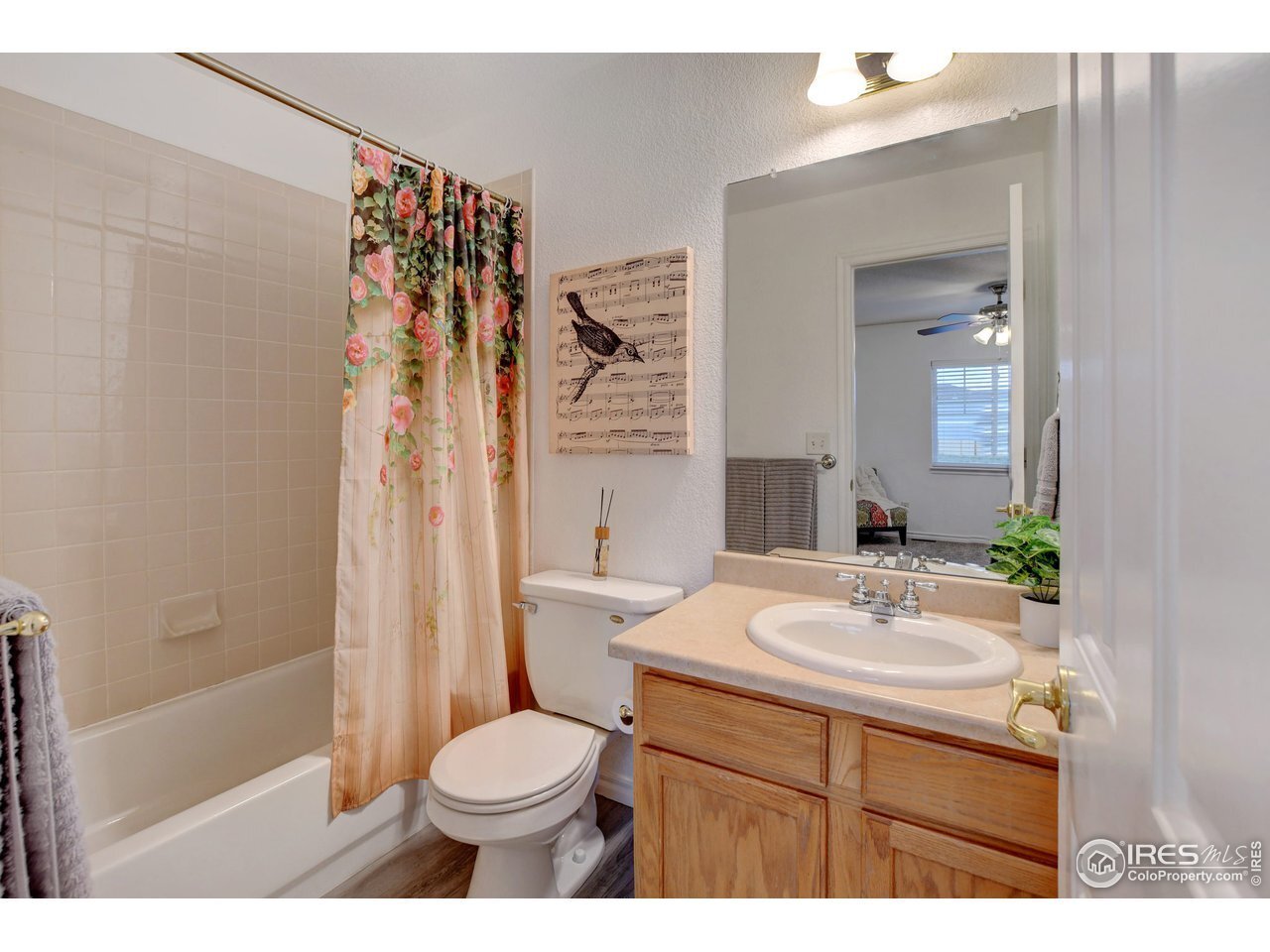 Guest Bathroom - 3000 E 112th Ave