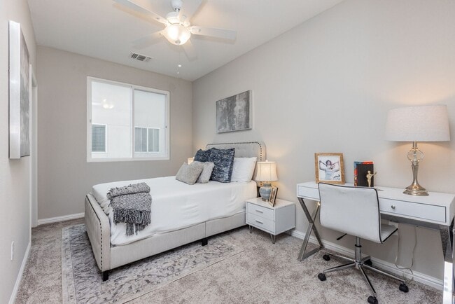 Building Photo - Modern Fremont Townhouse: 3 Beds, 3 Baths ...