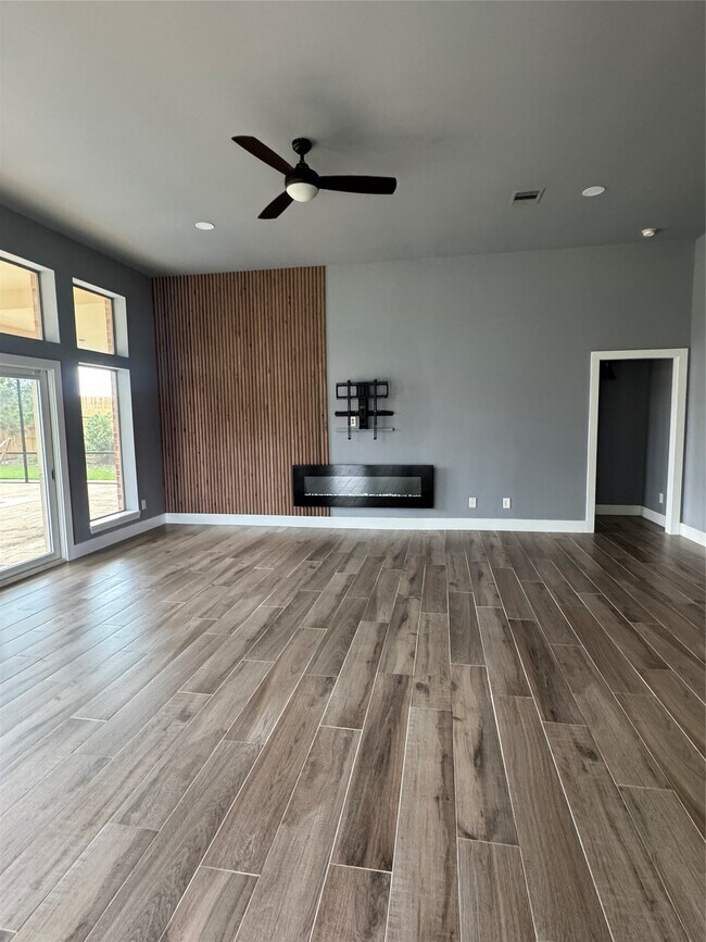 Building Photo - 6330 Bear Creek Court