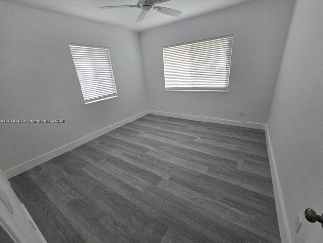 Building Photo - 1637 SW 17th St