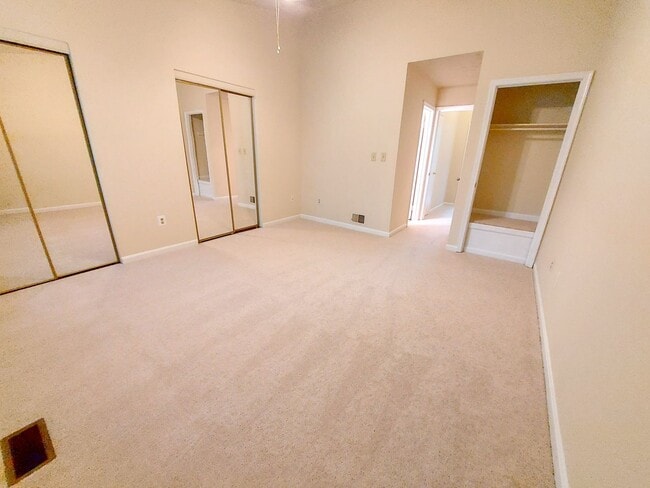 Building Photo - Beautiful 2BR 2BA Townhouse in Germantown ...
