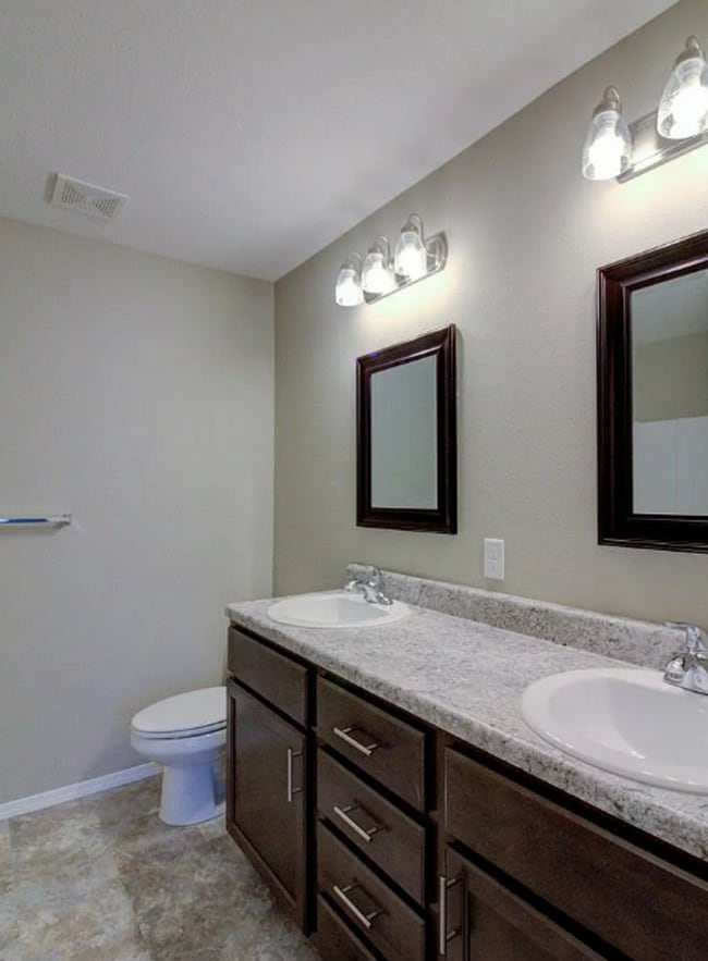 Building Photo - 3 Bedroom Rental Home in Republic - fully fenced!