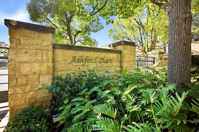 Building Photo - 86 Quail