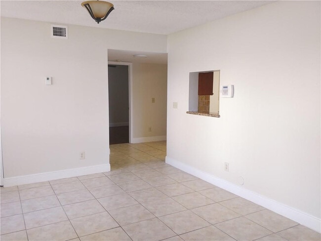 Building Photo - 705 NW 91st Terrace