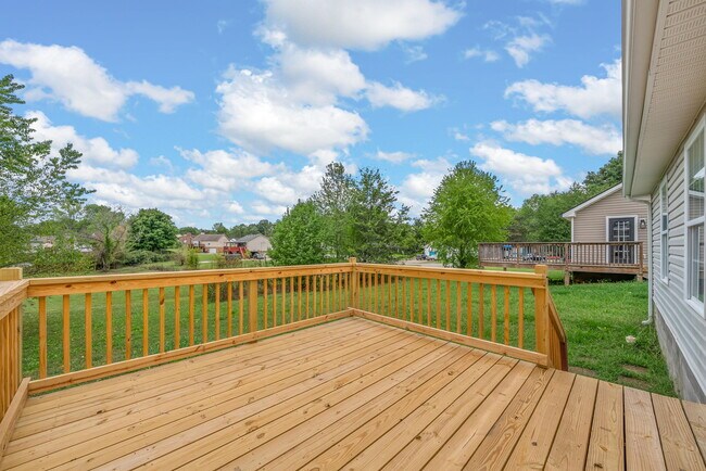 Building Photo - 402 Faulkner Dr