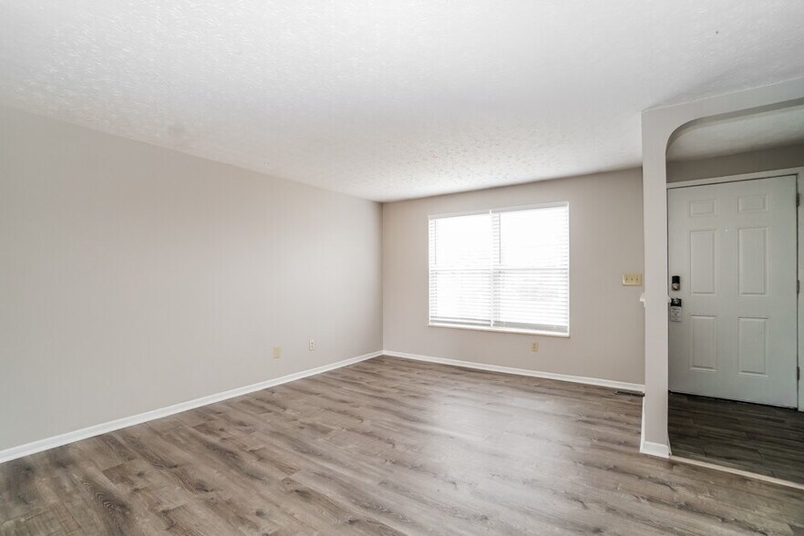 Building Photo - 4880 River Trail Ct