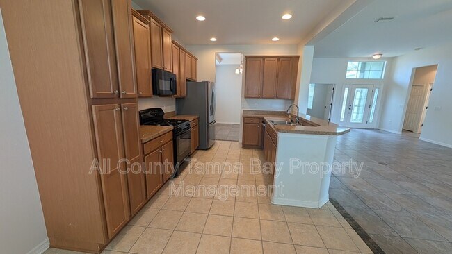 Building Photo - 17449 New Cross Cir