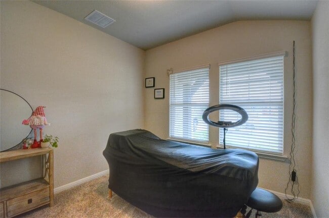 Building Photo - 257 Fossil Dr