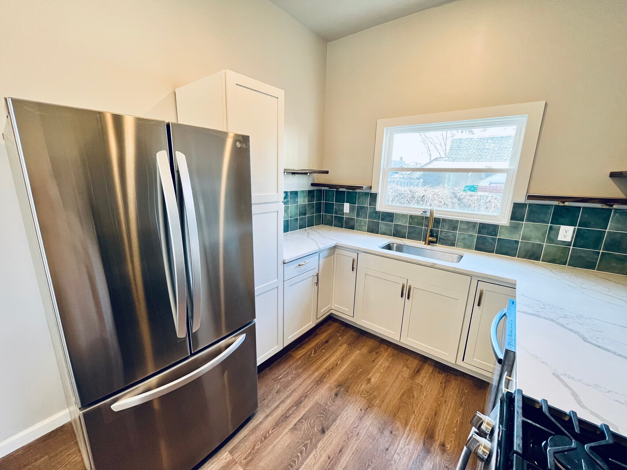 Kitchen - 1012 Swan St