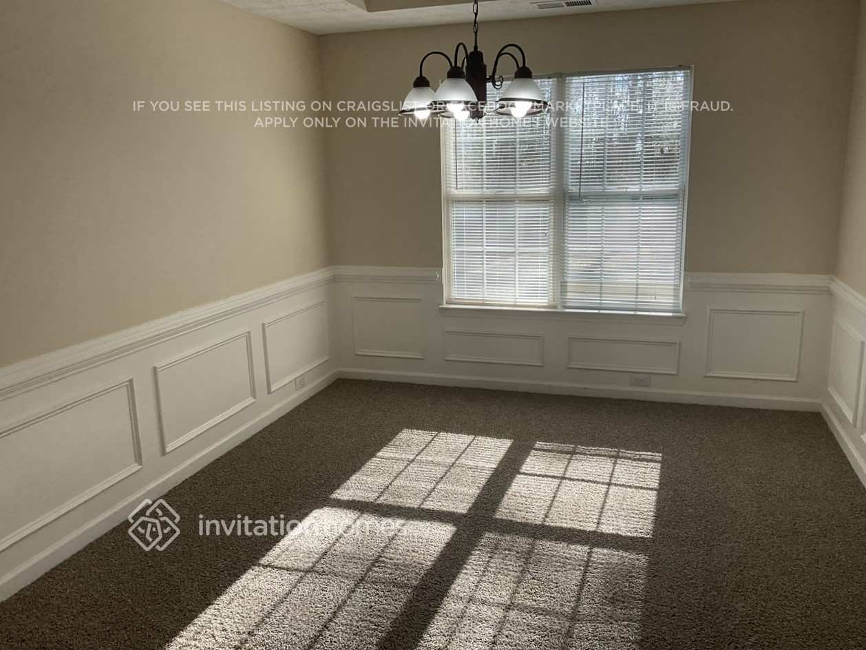 Building Photo - 2070 Dartmoth Way