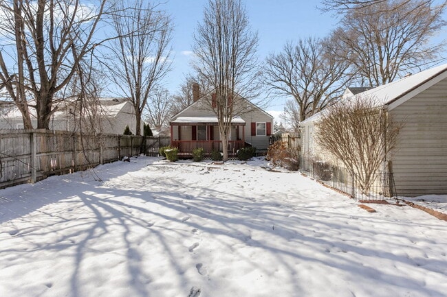 Building Photo - 724 Northwood Dr