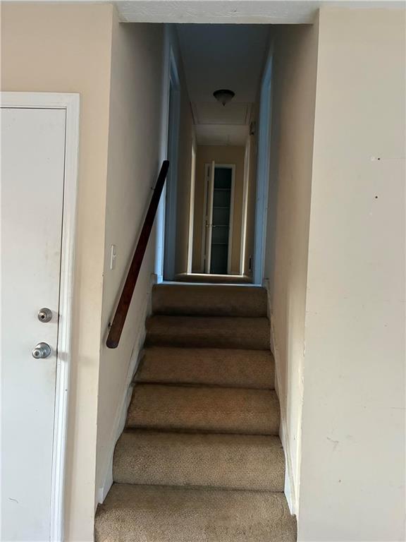 Building Photo - 3253 Deshong Dr SW