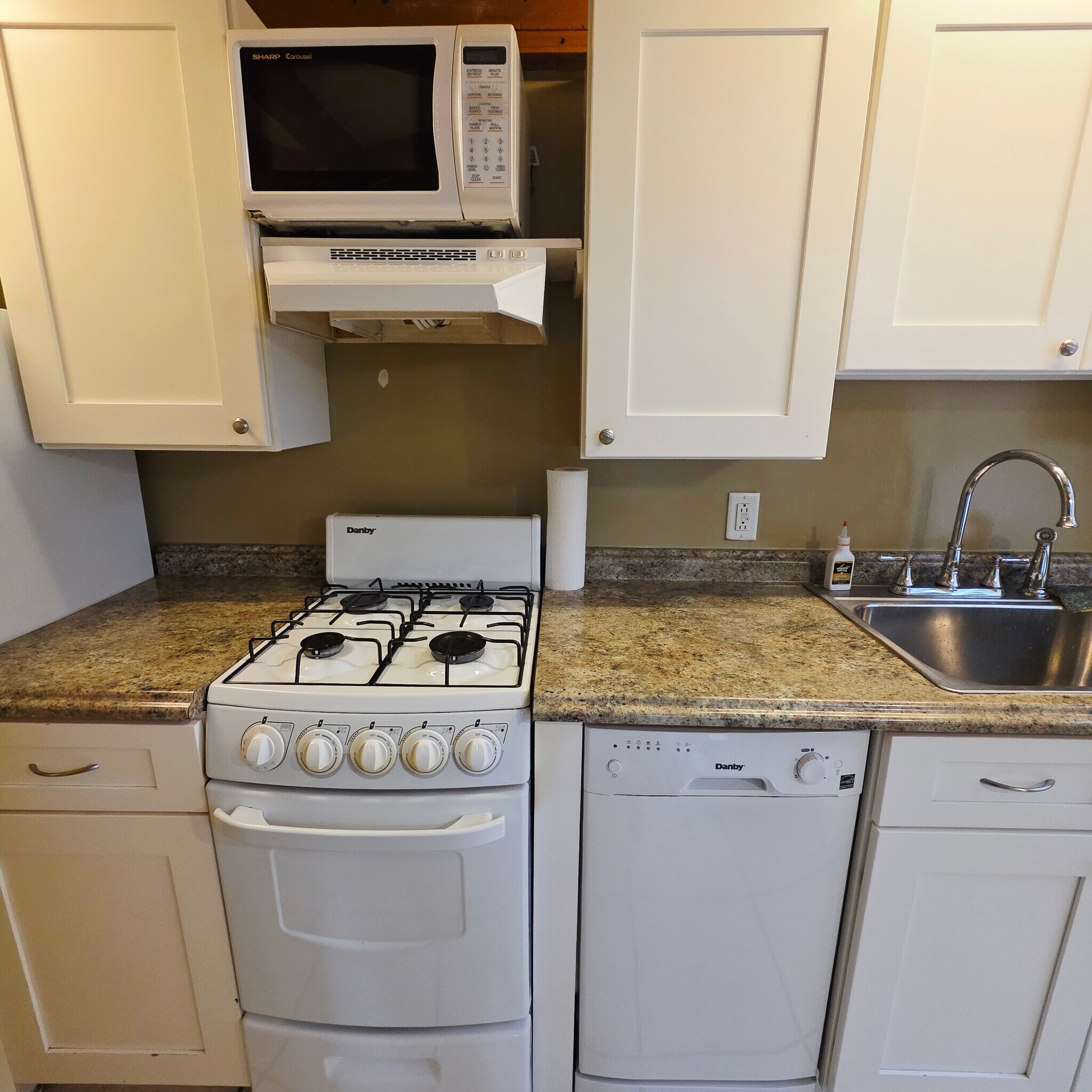 Building Photo - 322 W George St