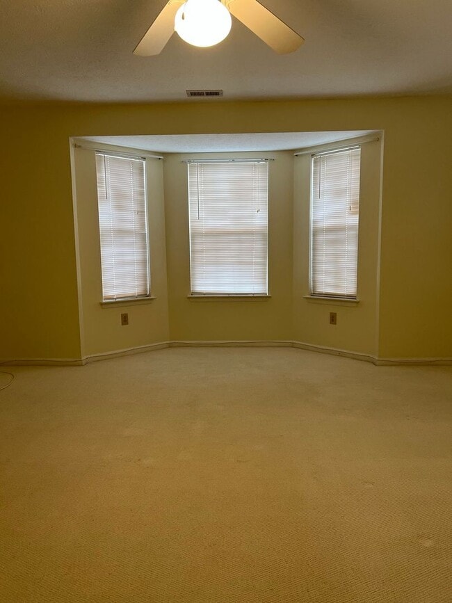 Building Photo - 110 Bugle Ct