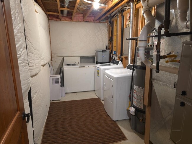 Building Photo - 982 4000 N