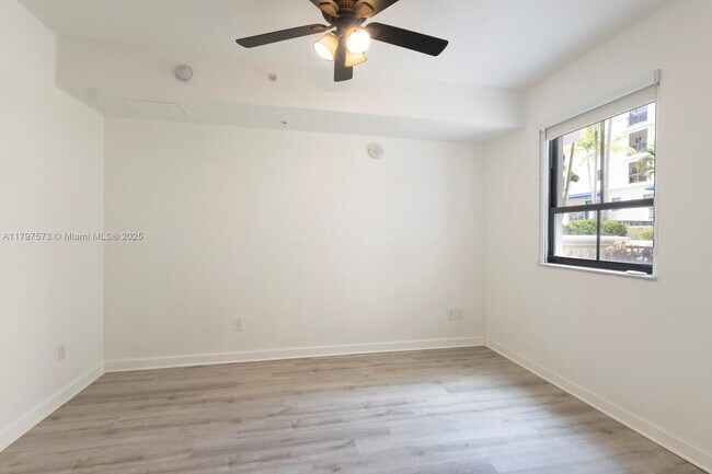 Building Photo - 8395 SW 73rd Ave