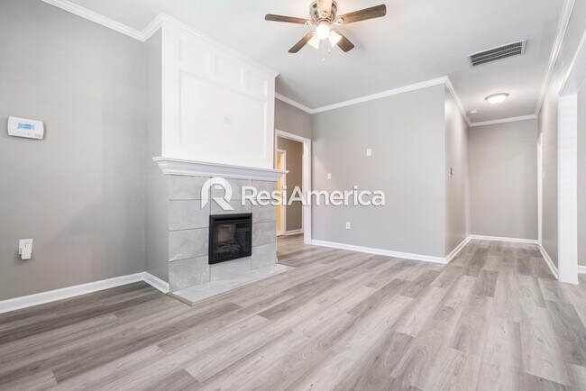 Building Photo - Beautiful Midtown Bungalow- Fully Updated!