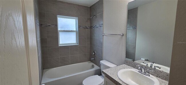 Building Photo - 202 Polermo Ave