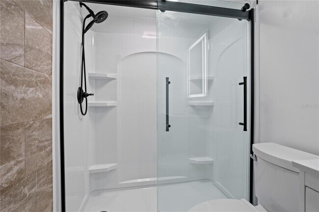 Building Photo - 6062 Willowpointe Cir