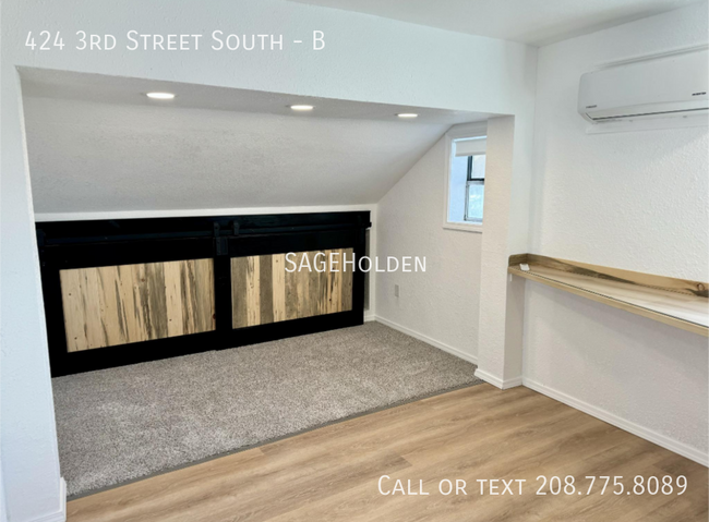 Building Photo - 424 3rd St S