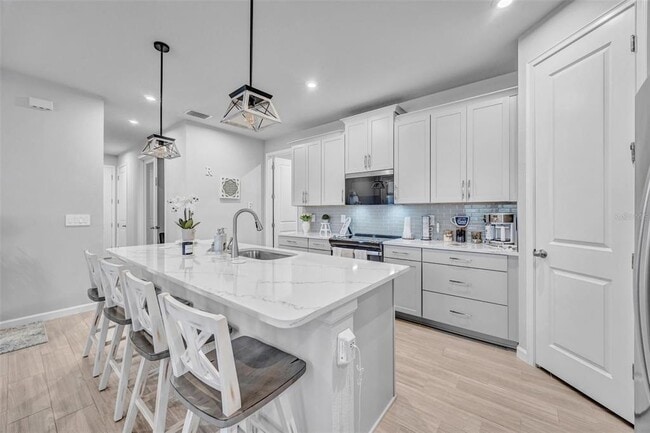 Building Photo - 5886 Timberdale Ave