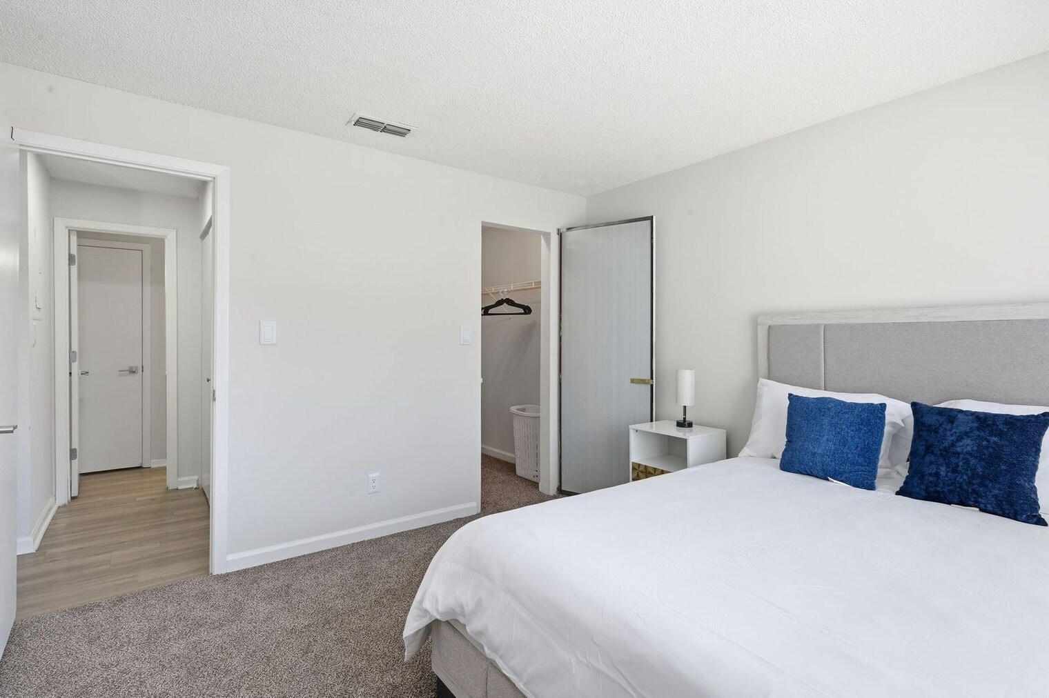Building Photo - 2103 Deercross Dr
