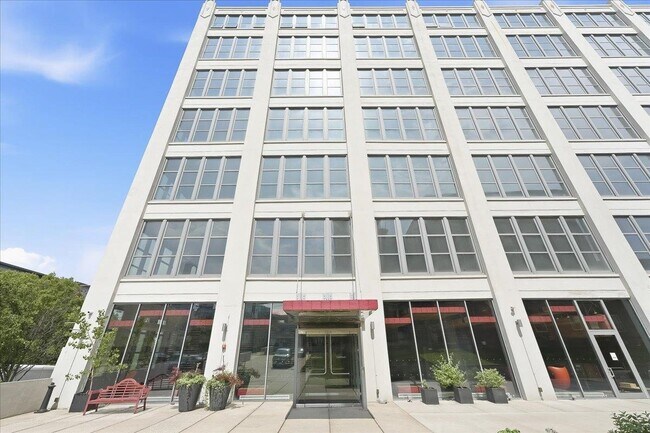 Building Photo - 50 Dey St